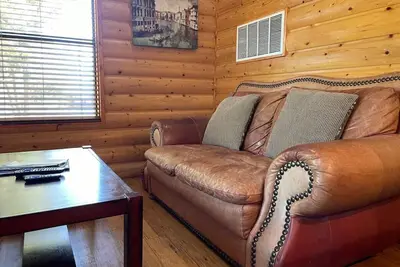 Image de Charming 2 Bedroom Lakeview Cabin: Cabin C