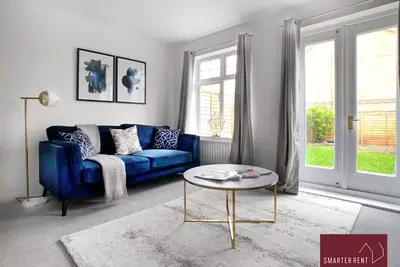 Image de Bracknell - Modern 2 Bedroom House - With Parking