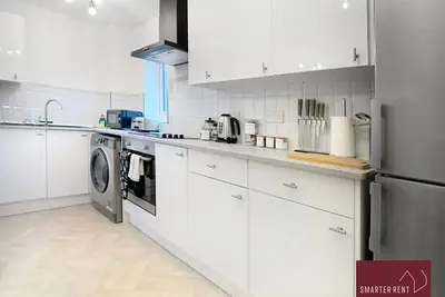 Bracknell - Parking, Open Plan, 1Bed