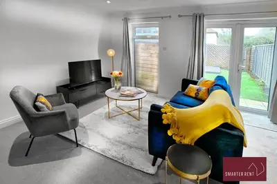 Image de Woking - 2 Bedroom House - With Garden