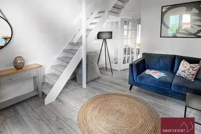 Image de Central Windsor - 2 Bedroom House - Garden