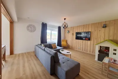 Image de Appartement au centre-ville de Gérardmer avec un espace de jeux pour enfant Iii