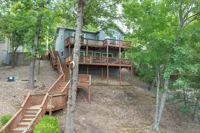 Image de Lakefront house w/ private dock, main channel view, close to many restaurants