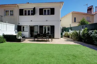 Image de Comfortable Town House in Quiet Area by LovelyStay