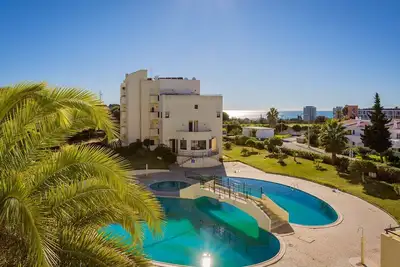 Quinta dos Arcos 2br w/ Ac & Pool by LovelyStay