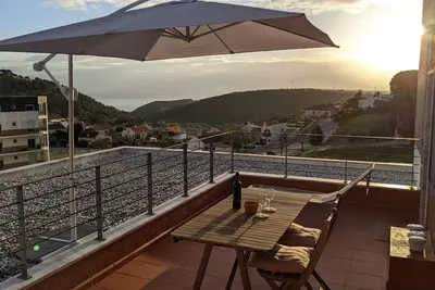 Image de Sesimbra 3bdr Apartment W/Terrace by LovelyStay