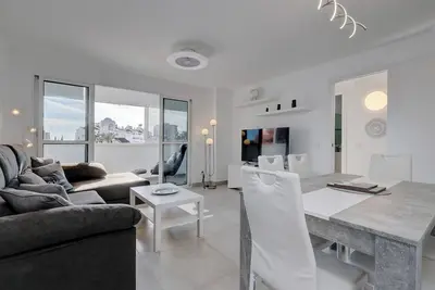 Image de Stylish 3 Bed Ibensa Square Apt, near Beach & Bars