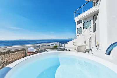 Image de Vacation Rental with a large terrace jacuzzi / Yokosuka Kanagawa