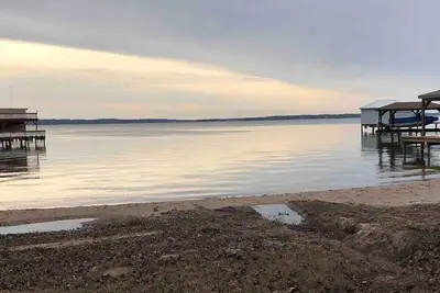 Image de 4 Bedroom Angel Lakehouse, Pet Friendly with Tv in each room