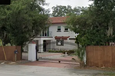 Image de 7 Bedroom Lakefront Rental w/ Pool