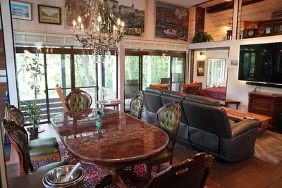 Image de Pond Cabin Myoko is a house built on the banks of the national park Imori Pond - Pond Cabin / Myoko Niigata