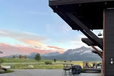 Image de Meadow Creek Tiny Home #03 with Mountain View