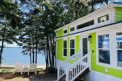 Image de Beach-Area View  Family Style 1 Bed & 1 Bunk Cabin #9
