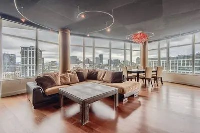 Image de Luxury Downtown Portland 2 Bedroom Condo with Incredible City Views