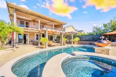 Image de ৎ୭The safty paradiseৎ୭H/w Pool Jacuzzi, 4 bedrooms