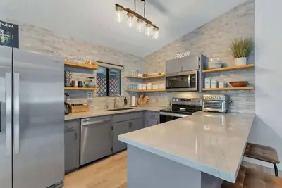 Image de Forest Cabin with Fenced Yard
