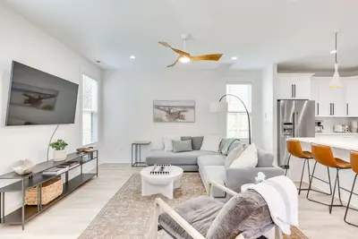 Luxe Wilmington Home: 2 Mi to Historic Downtown