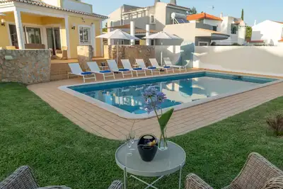 Image de Vilamoura Beach Cozy Villa With Private Heat Pool