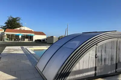 Image de Maison de vacances 'Gîte Les 2 Fontaines' avec piscine privée, Wi-Fi et climatisation