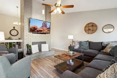 Image de 4 Bed Shuffleboard& Private Pool Retreat in Peoria