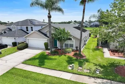 Image de Beautiful 4br Villa with private pool & Lake view close to Disney and Universal