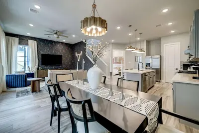 Image de Heights Luxury Home | Stunning 4br!