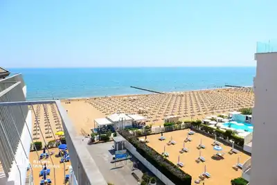 Appartement 'Condominio Carducci 405' avec vue sur mer et terrasses privées