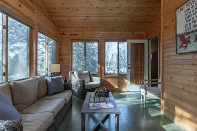 Image de Cozy Lake Retreat at Red Pine Hill