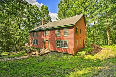 Image de Bear's Eye View' - Mountain Retreat w/ Hot Tub!