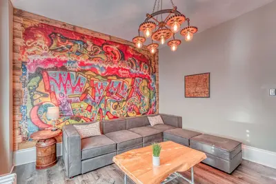 Image de Historic Riverfront Steampunk Loft w/ River Views