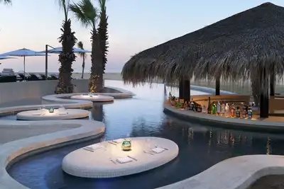 Image de Luxurious Master Suite at Grand Solmar Pacific Dunes Resort Golf & Spa