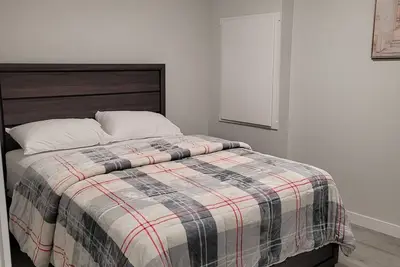 Image de Cozy Guest suite in Airdrie 2 Queen beds
