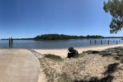Image de Family and Pet Friendly Peaceful Island Waterfront Home With Bikes and Kayaks