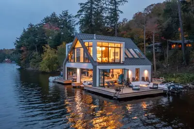 Image de Stunning Muskoka 5-star Family Compound