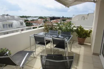 Image de Superbe appartement tout confort deux chambres avec terrasse et vélos fournis