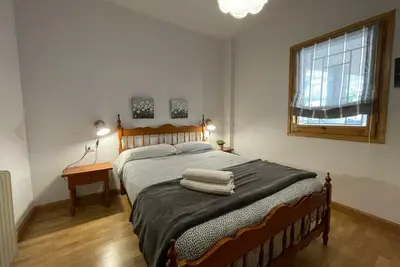 Image de Appartement 3 chambres à Jaca avec piscine estivale et garage inclus