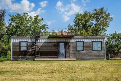 Image de Luxury Container Home | Pickleball | Rooftop Patio