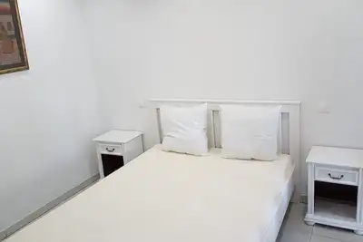 Image de Studio + jardin à 300m de la plage et des commerces, dans une propriété privée.