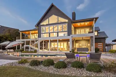 Image de Villa Trevino - Luxury Accommodations With Deep Water Dockage