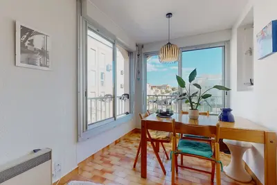 Image de Beau studio, plage et port à 100m. Idéal. Studio FERMÉ