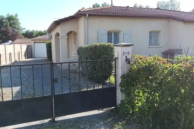 Image de Maison à la Plage, Idéale Pour une Famille, à Proximité de Tous Commerces