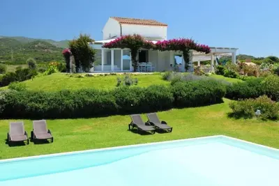 Image de Villa Enga, with pool and sea view, an oasis in middle of vineyards and meadows