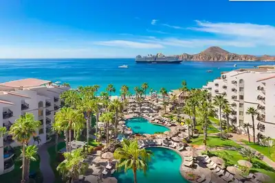 Image de Ocean front one bedroom Cabo apartment. Whale watch from your balcony!