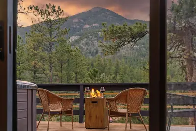 Image de Elegant A-Frame w/ Hot Tub Views! Close to town, skiing, & hiking!