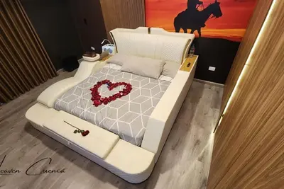 Moderno, lujoso con hermosa vista 360° de Cuenca equipado con  cama de masajes