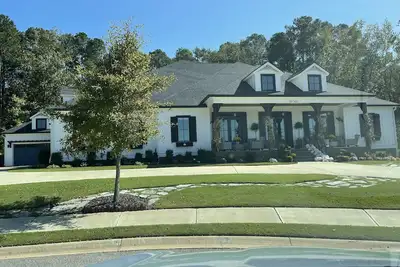 Image de Masters Golf dream rental! This new ranch style generation home is 5700 sq ft!