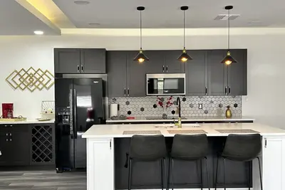 Image de Cottage in Lutz, Florida\nTranquility 🏡 close to ✈️ beach, mall, park, zoo.