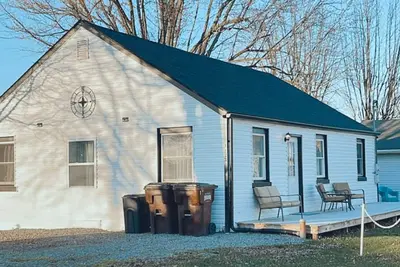 Cheerful 3-Bedroom Home with Indoor Fireplace