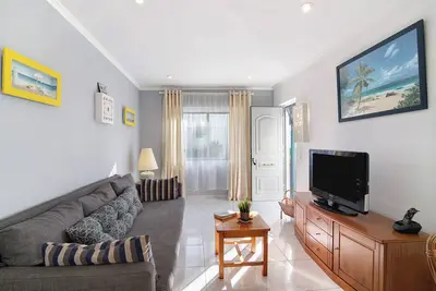 Image de Appartement \"Lemons\" avec terrasse privée, Wi-Fi et climatisation