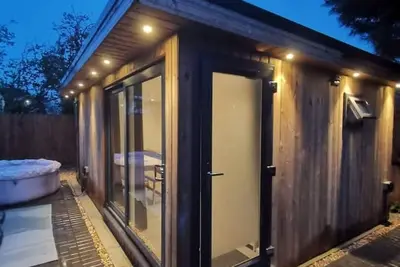 Image de Luxury cabin with hot-tub